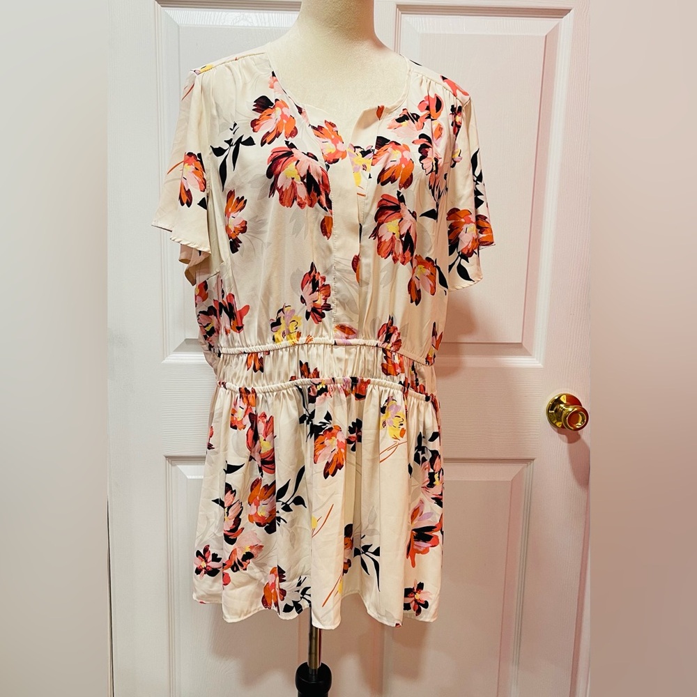 Torrid Cream Floral blouse
